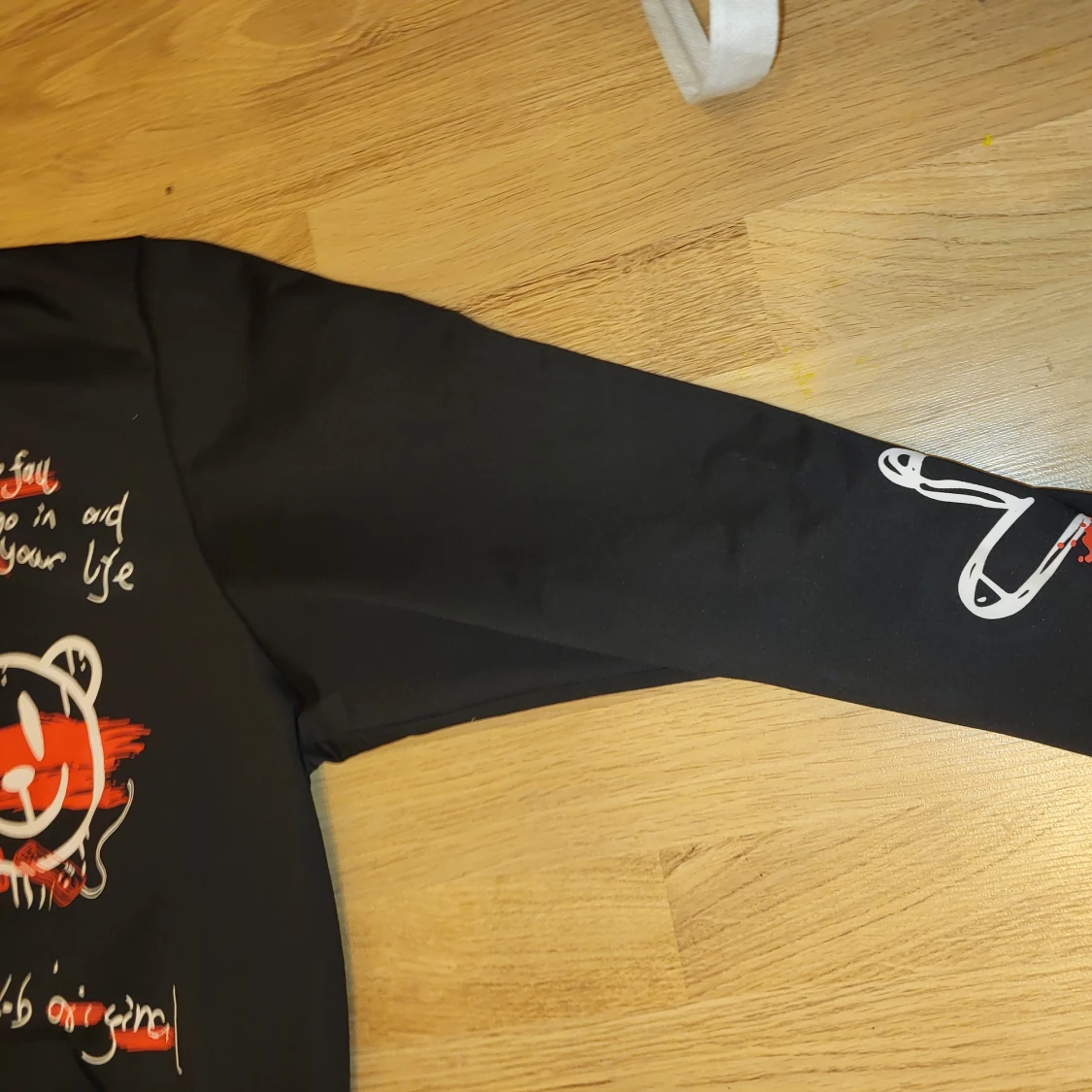 En hoodie bara  - 91