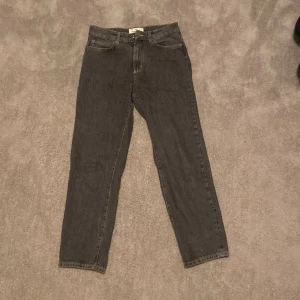 Pull&Bear jeans - Knappt använda pull&bear jeans