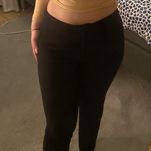Kostym byxor - Svarta kostym byxor från Zara i storlek 40!🖤
