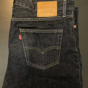 Levis jeans i nyskick, knappt använda. Nypris ca 1250