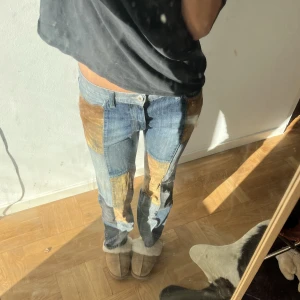 Jeaannsss - Intressekoll på dessa lågmidjade jeans! Kommer bara sälja för ett bra pris så skriv om ni är intresserade:) jag är 170 lång.