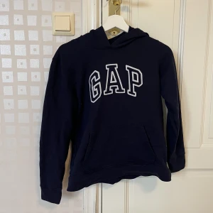 GAP hoodie - Jätte fin gap hoodie i jätte fint skick 