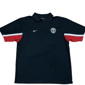 Vintage Manchester United Tröja - Vintage Nike Manchester united Tischa.  Storlek L  10/10 Cond.
