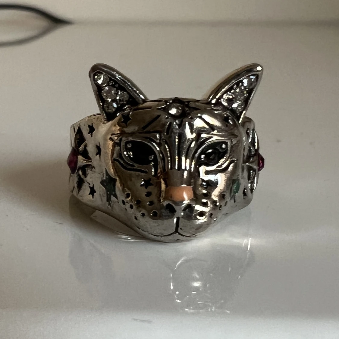 Katt, ring strl 8, helt ny - 90