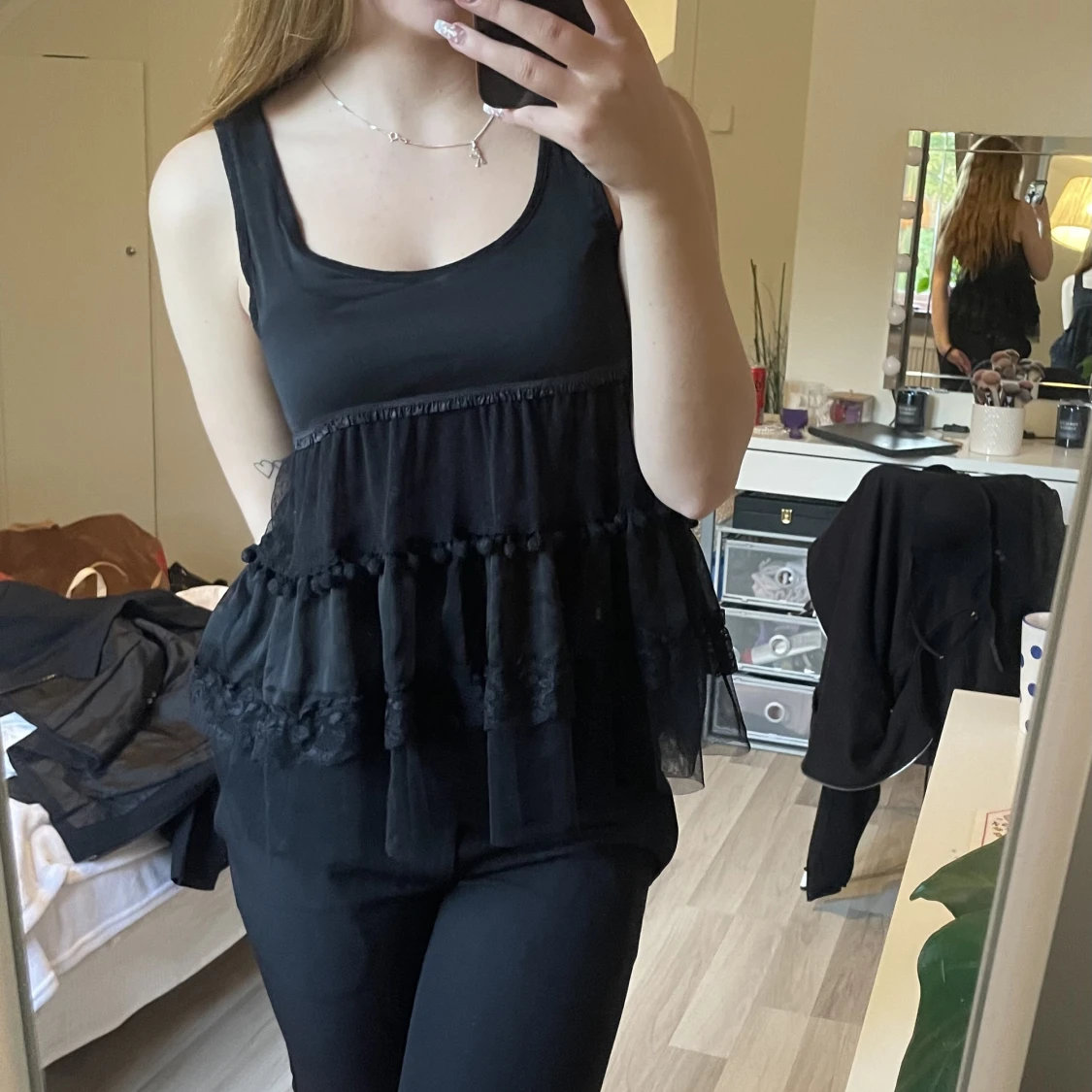 Topp med tylldetalj - 90