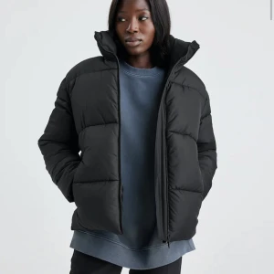 Pufferjacka bikbok - Pufferjacka från Bilbok, använd en vinter.  Storlek S. 