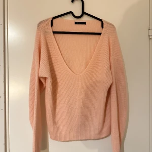 Rosa stickad tröja - Ljus rosa stickad tröja, knappt använd, köpt på SHEIN 