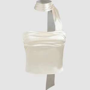 FestTopp - fest topp från cider, den är helt ny bara provad en gång. Den är statt som XXS men skulle säga att det är mer XS/S. Den ligger fortfarande i förpackningen och alla lappar sitter fortfarande kvar