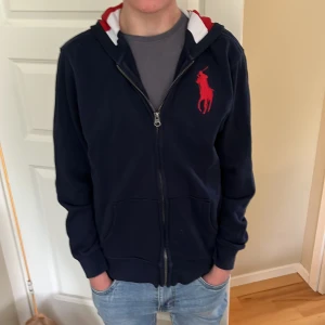 Polo Ralph lauren zip hoodie - Snygg, inga fel, nästan som ny
