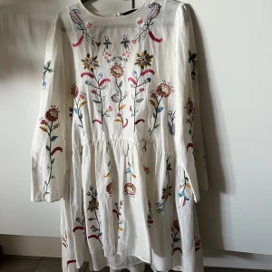 Klänning zara  - I fint skick 