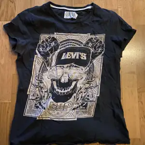 skitsnygg Levi’s T-shirt som jag inte längre använder