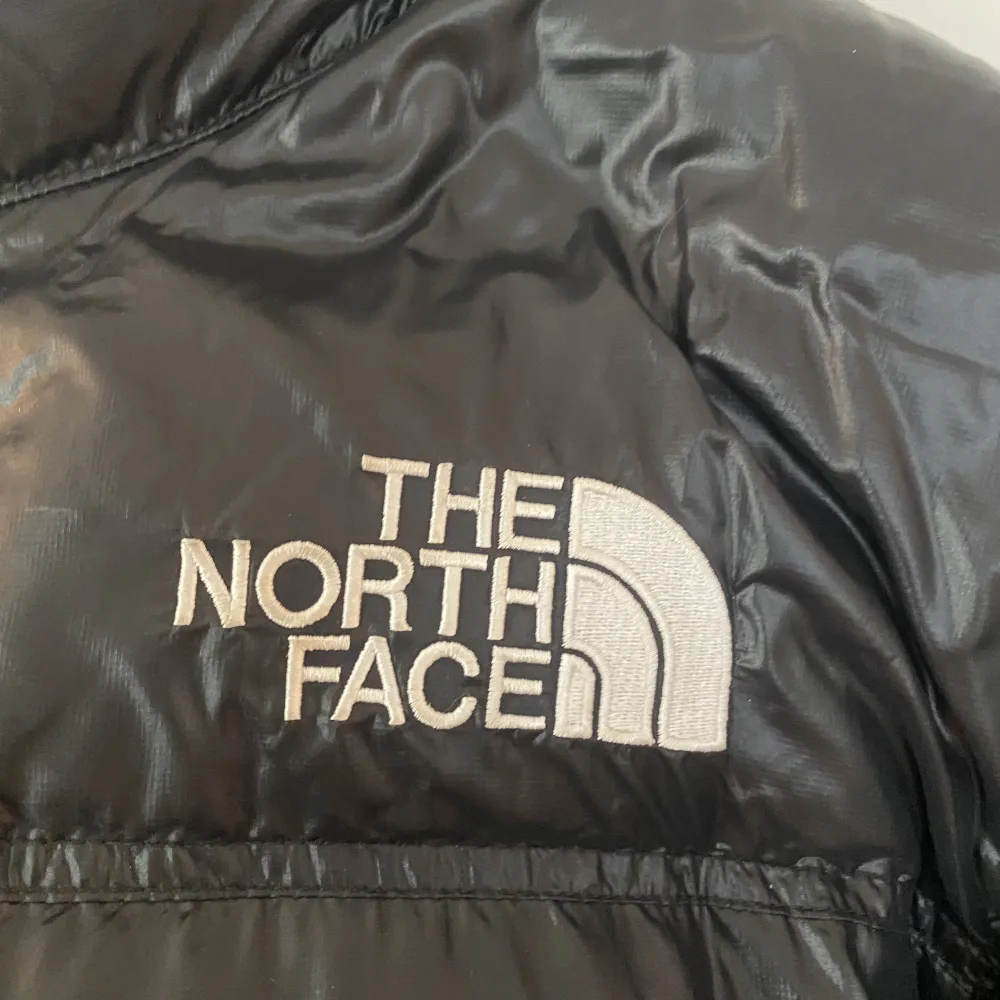 Croppad jacka från The North Face. Jackor.