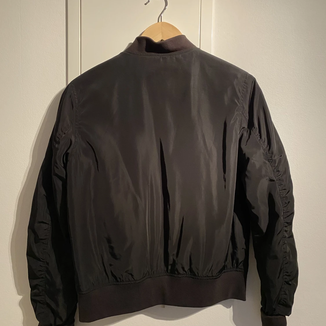 Svart bomberjacka  - 90