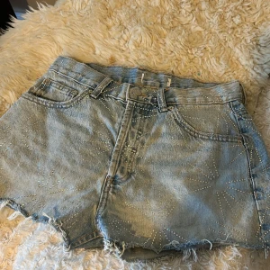 Jeans shorts - Jätte jätte fina storlek 34