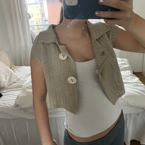 Stickad bolero - gulligaste stickade boleron 🩷🩷🩷