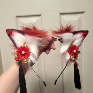 Cosplay öron - Handgjorda cosplay öron. 180kr (Med klämmor kostar mer)  men pris kan diskuteras:) 