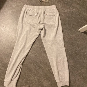 Juicy byxor - Storlek M men skulle xs/s 