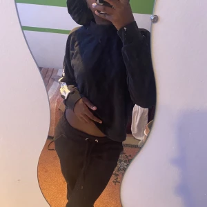 En tröja från Adidas - En adidas tröja. Aldrig använd🖤