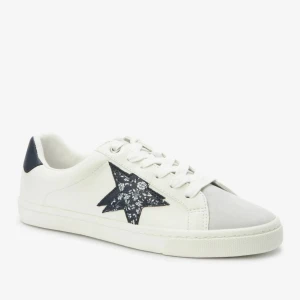 Snygga sneakers  - Säljer dessa slutsålda helt oanvända sneakers från Zalando då dom inte passade. Dom är i strl 41 och säljer för 300kr exklusive frakt! 🤍