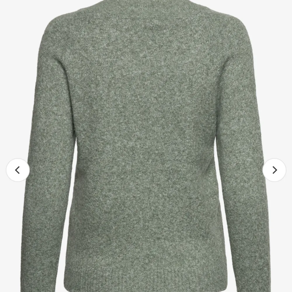 En grön super snygg Vera Moda tröja i jätte fint skick men säljer då den inte kommer till användning längre, skriv för mer bilder eller frågor💕😇. Tröjor & Koftor.