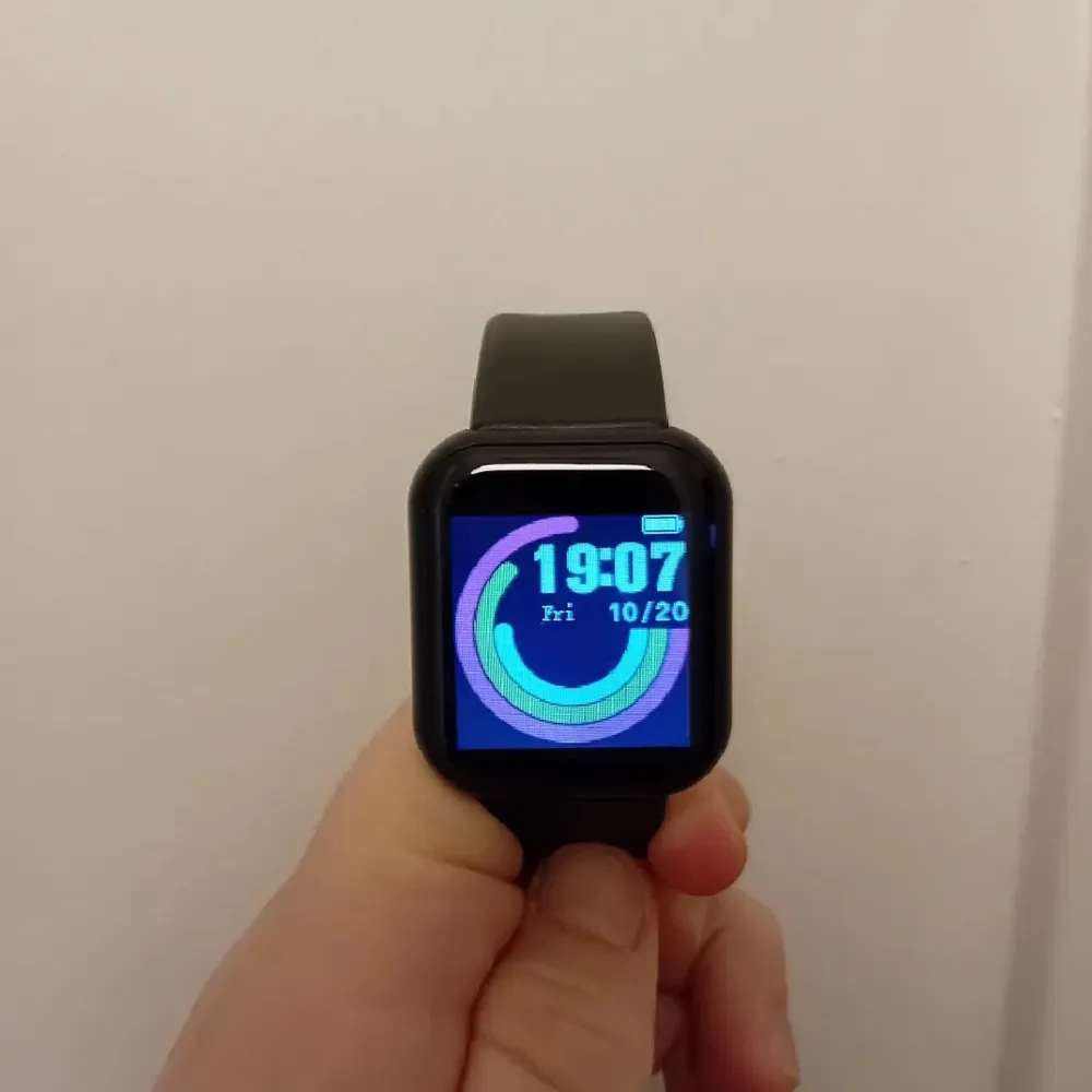 Smart watch FitPro. Nypris: 299kr. Övrigt.