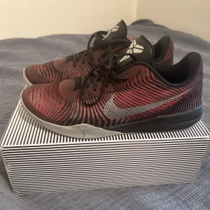 Kobe mentality II - bra skick inte så använda, allt fullt fungerande med låda 