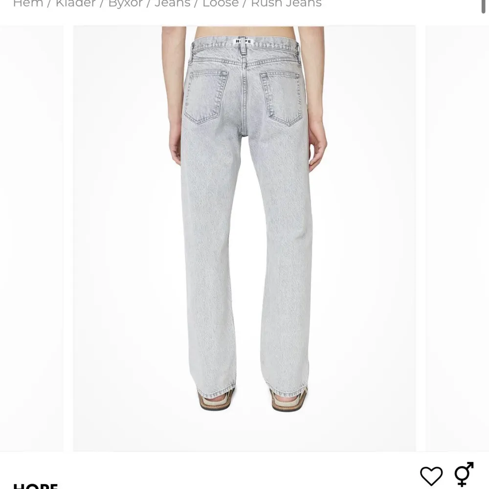 Säljer ett par byxor från hope som är i jätte bra skick, köpta i vintras. Dem säljs då dem är för stora. Jeans & Byxor.