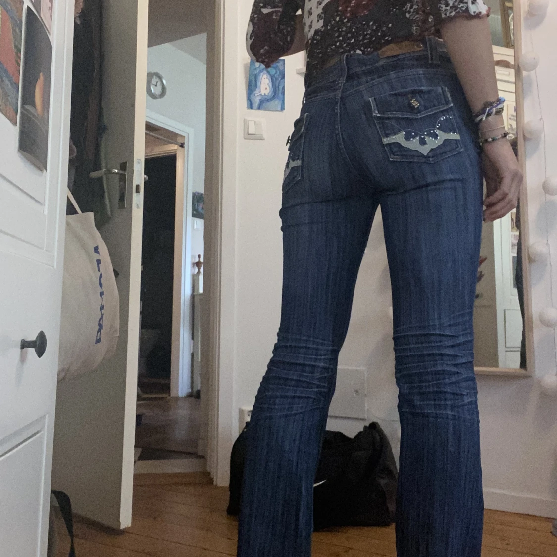 Utsvängda jeans - 2