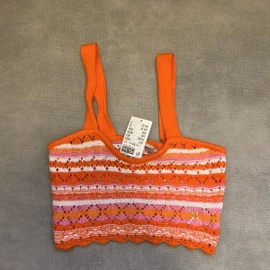 Superfin crop top  - Helt oanvänd. Säljer pga fel storlek. Såå fin till sommaren 💘💘