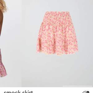 En fin kjol från Gina Tricot. Den är aldrig använd bara testad! 