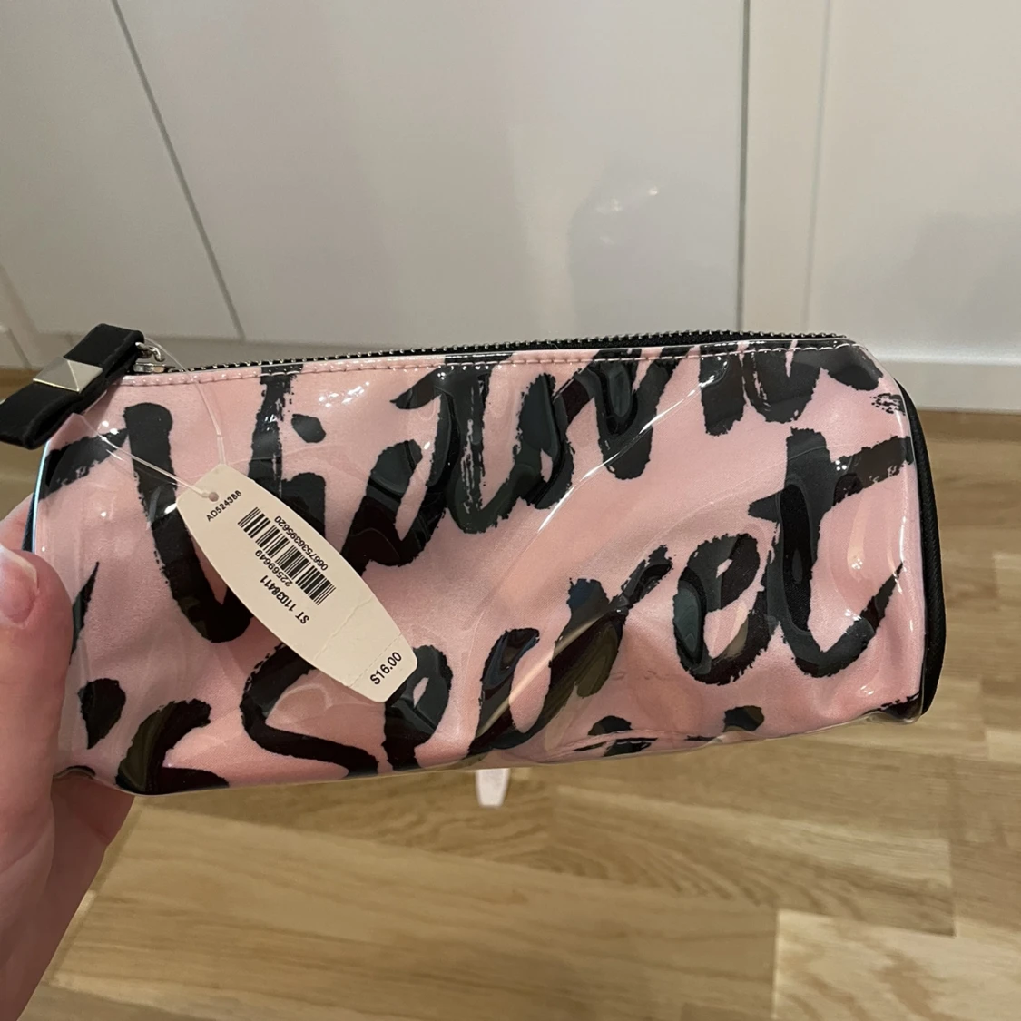 Victoria secret  - 90