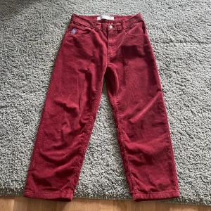 polar 93 byxor - Helt nya polar 93 byxor, ny skick köpta för 1200kr. Har bara använt en gång. Säljs pga de inte kommer till användning .