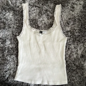 Spets linne  - Gulligt linne från hm 