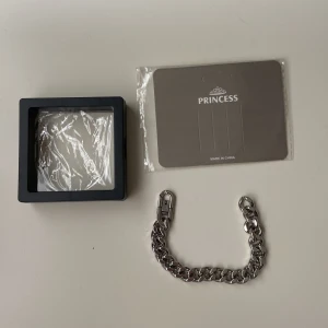 Armband från princess - Säljer detta armband då det är för litet för mig. Inget fel på det och har aldrig använts 