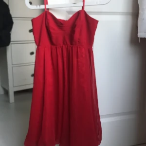 Röd klänning - Fint skick använt några gng ❤️