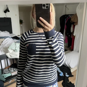 Långärmat - Säljer denna långärmade tröja från Kappahl! Den är super fin men kommer aldrig till användning längre. Pris går att diskuteras!💘💘