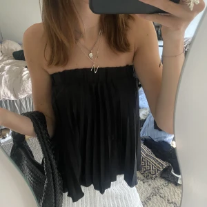 Kjol/topp - Kjol från zara som jag brukar ha som topp🥰