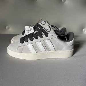 Adidas Campus 00s Grey - Säljer mina oanvända Adidas Campus 00s då dem ej passar mig tyvärr. Jag har ej låda till skorna.