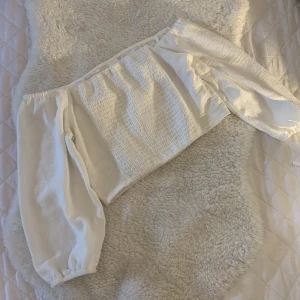 Off shoulder topp - Inga fläckar eller liknande 