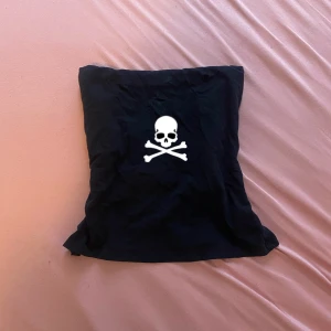 Skull tube - Dm för mer information ❤️❤️