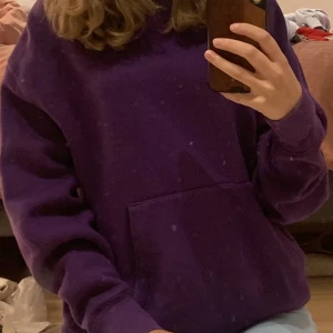 Lila hoodie  - Lila hoodie från pull & bear