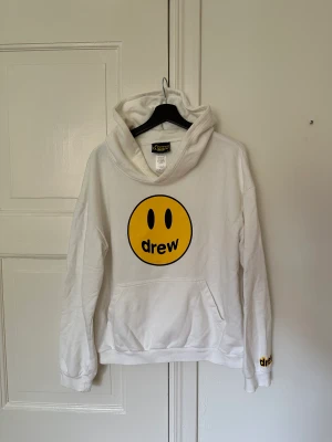 Drew House Hoodie - Vit storlek Small. Lite större i storleken