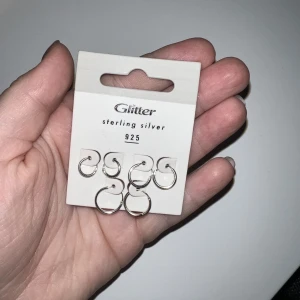 Örhängen i äkta silver  - Oanvända och har bara legat. Nypris 199kr. 