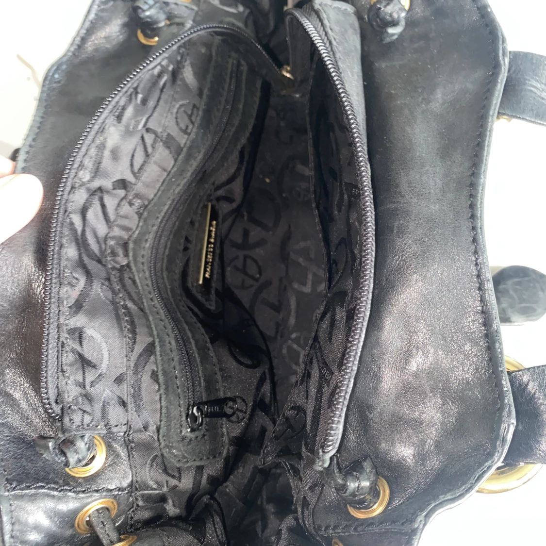 Svart axelväska  - 91