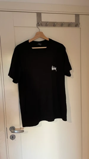 Stüssy t-shirt  - Bra skick skriv vid intresse 