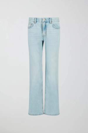 Säljer mina poppis jeans från Gina jätte billigt då jag vill få dom sålt snabbt🤍