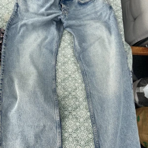 Weekday jeans - Weekday jeans i modellen arrow