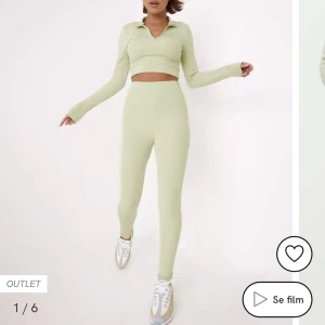 Ljusgrönt träningsset 🍀 - (Lånade bilder). Använt fåtal gånger, i fint skick! Kommer helt enkelt inte till användning. Slusålt på hemsidan! 