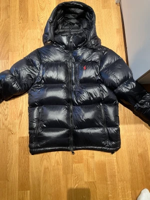 Polo Jacka  - Säljer min Polo vinter jacka!  Skick 9/10  Stl M