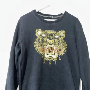Kenzo tröja  - Använt ett par gånger, jätte fin material